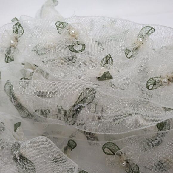 White 3D Flower Gossamer Trim 7/8" X 7 yards - Picture 3 of 3